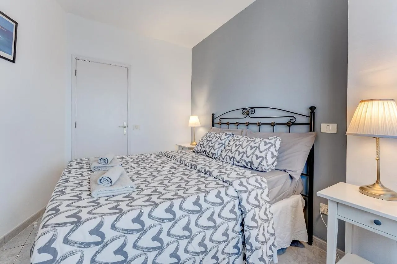 Incredible Sea & Mountain View Aircon Front Line Of Atlantic Ocean location